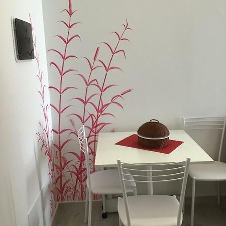 Appartamento Rubino - Lovely Little Flat 3 Minutes From Golf Club 5 Minutes From Lake Soiano Del Lago Exteriér fotografie