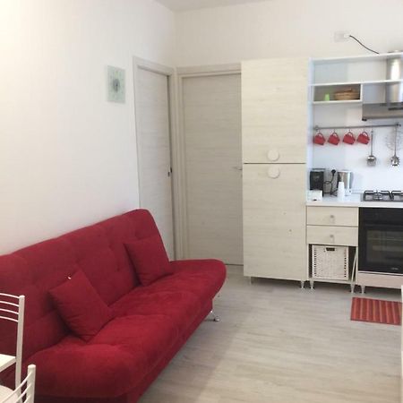 Appartamento Rubino - Lovely Little Flat 3 Minutes From Golf Club 5 Minutes From Lake Soiano Del Lago Exteriér fotografie